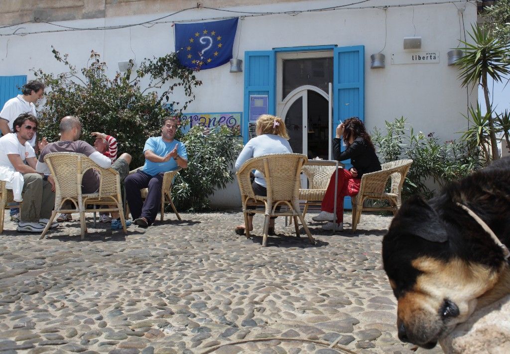 Turisté versus migranti na Lampeduse