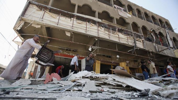 Pumové útoky v hlavním městě Iráku ve středu 28. srpna zabily desítky lidí a stovky dalších zranily.