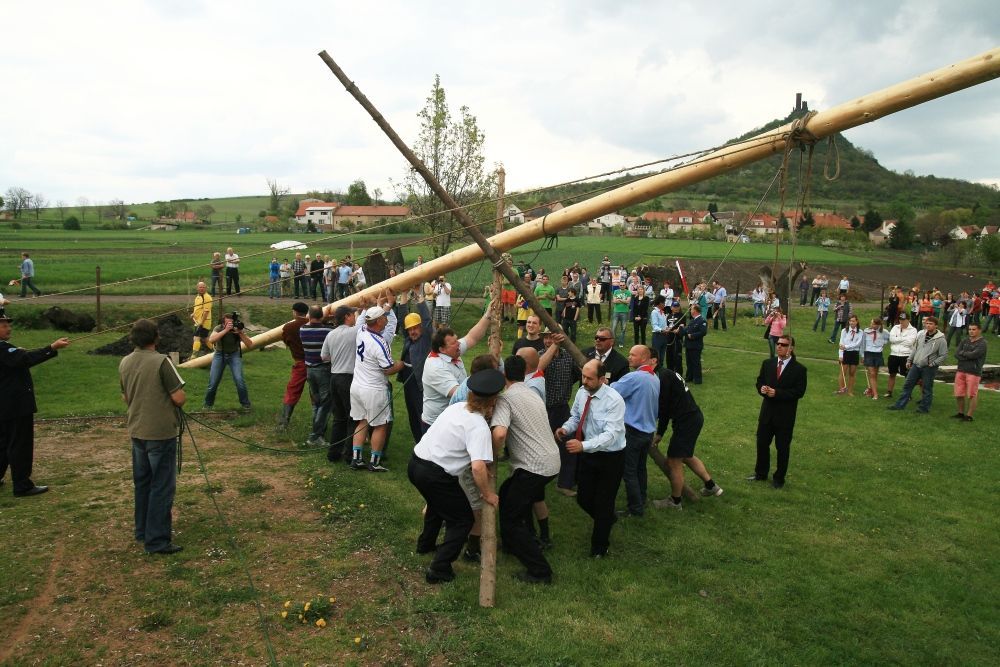 První máj - Svátek práce - májka