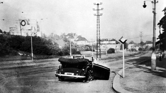 Atentát na zastupujícího říšského protektora Reinharda Heydricha se udál 27. května 1942. Heydrichův automobil byl vrženým granátem poškozen v Kichmayerově ulici.