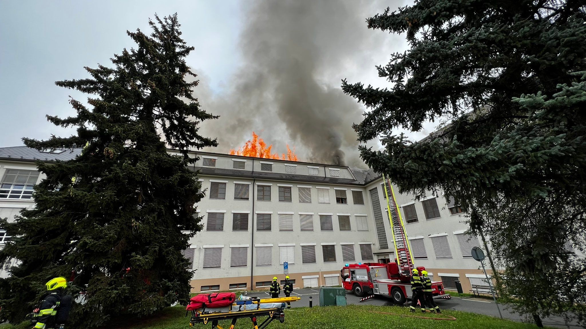 požár vojenská nemocnice hasiči praha