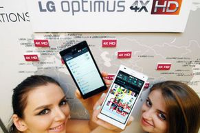Hardwarium: zlatá Lamborghini, dvousimkové HTC, průhledný flash disk