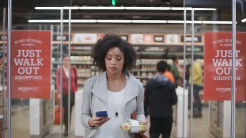 VIDEO: Už žádné fronty u pokladen. Amazon ukázal supermarket budoucnosti