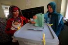 V afghánských volbách vede spojenec Západu Abdulláh Abdulláh