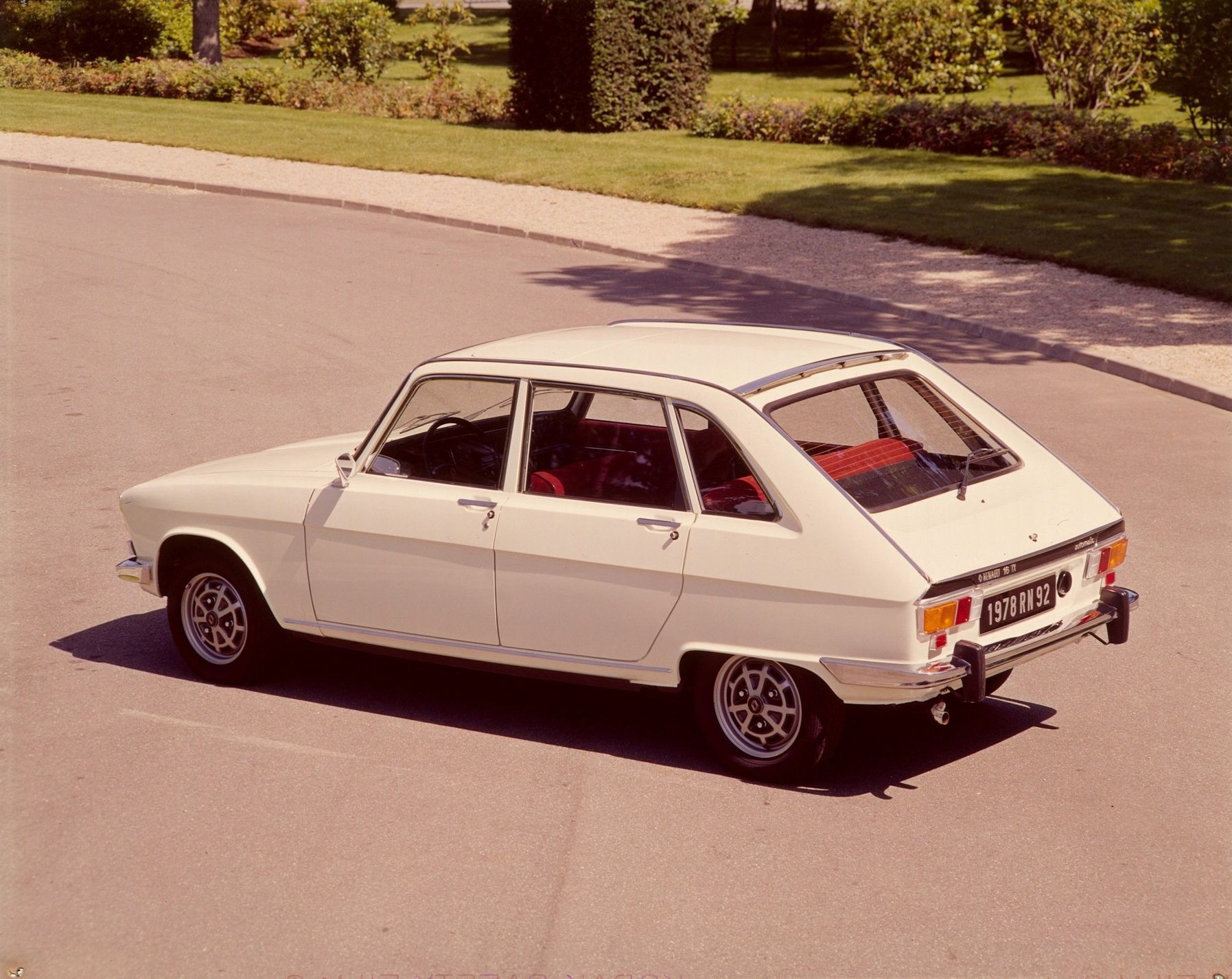 Renault 16