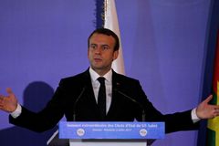 Prezident Macron slíbil na summitu v Mali pomoc pěti africkým zemím v boji proti teroristům