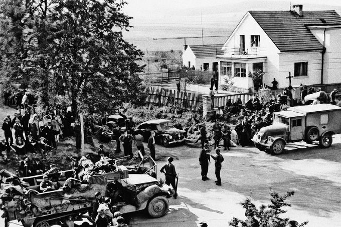 Situace u tzv. demarkační čáry v Čimelicích 10. 5. –11. 5. 1945, kde si snažili zástupci německých jednotek marně vyjednat vstup do amerického zajetí.