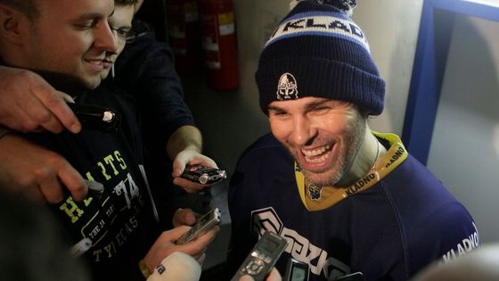 Fanoušci, hvězdy NHL, góly, hity a samozřejmě Jaromír Jágr. Prohlédněte si nejlepší fotky základní části extraligy podle Aktuálně.cz