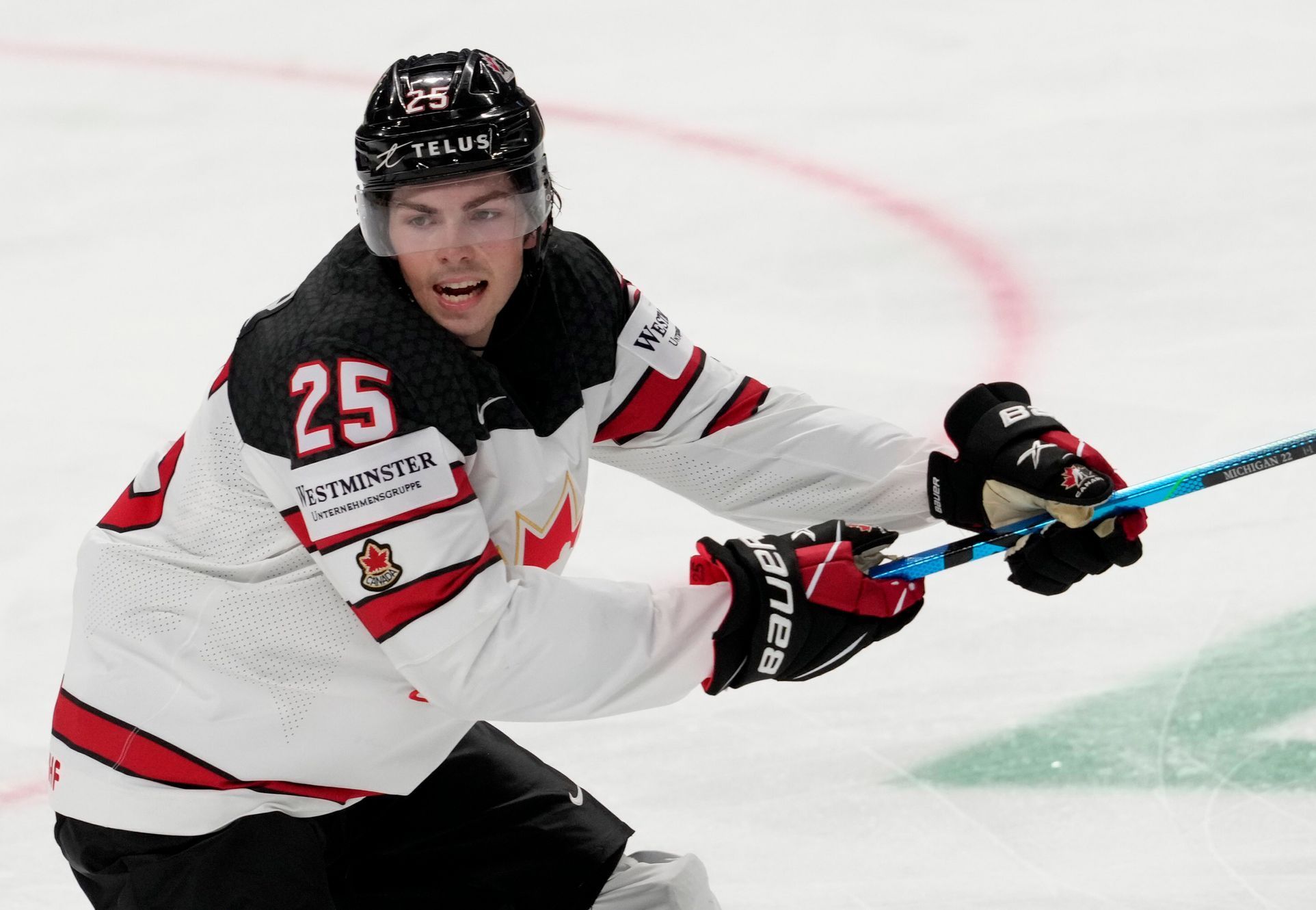 Kanadský obránce Owen Power na MS v hokeji 2021