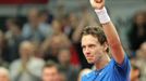 Tomáš Berdych porazil Gilese Simona a získal pro Českou republiku první bod v utkání proti Francii.