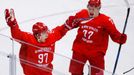 Nikita Gusev (97) a Kirill Kaprizov slaví gól ve finále Rusko - Německo na ZOH 2018