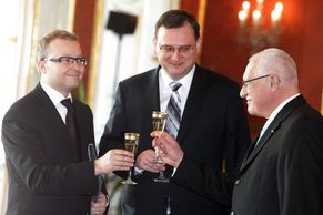 Z Prahy 6 až na ministerstvo. Klaus jmenoval Chalupu