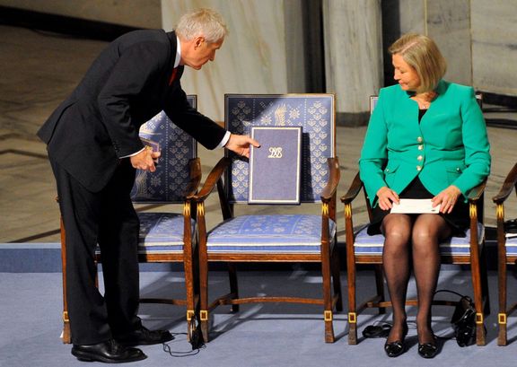 Předávání Nobelovy ceny za mír "prázdné židli", tedy nepřítomnému Liouovi.