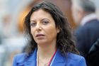 "Chtějí, abychom porazili sami sebe." Putinova šéfredaktorka varuje před novými útoky