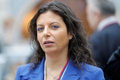 "Chtějí, abychom porazili sami sebe." Putinova šéfredaktorka varuje před novými útoky