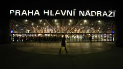 Praha - Hlavní nádraží - prohlídka s A. Gebrianem 24.11.2015 - Nejošklivější architektura Prahy