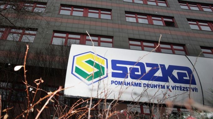 co to znamená, když někdo chodí s někým je něco špatného s datováním mladšího chlapa