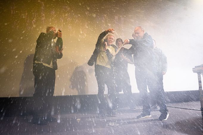 Snímek z křtu alba skupiny WWW Neurobeat v Roxy.