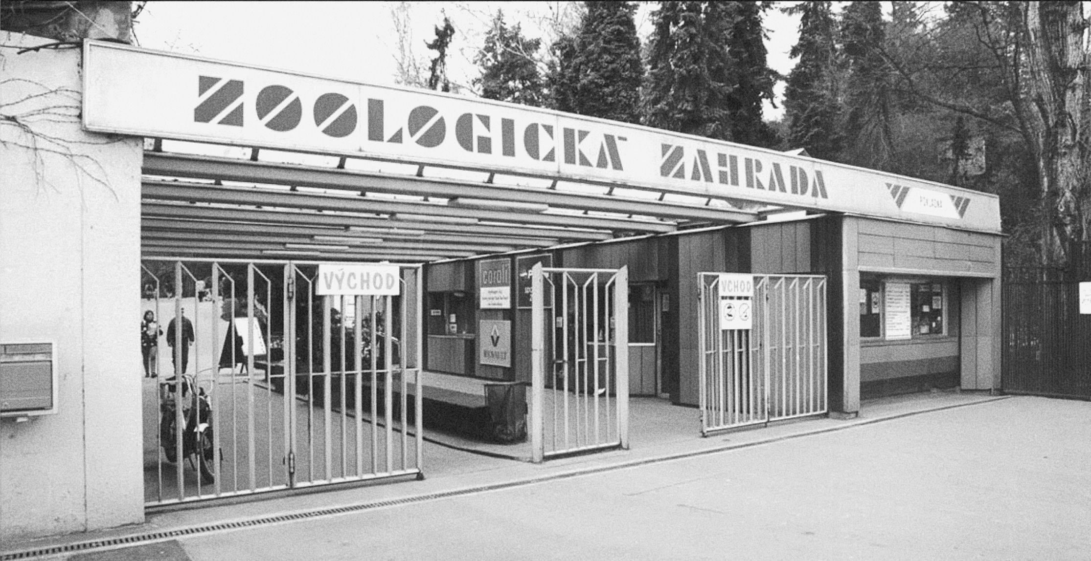 Jednorázové užití / Fotogalerie / Unikátní fotky z historie pražské ZOO, která letos slaví 90 let existence