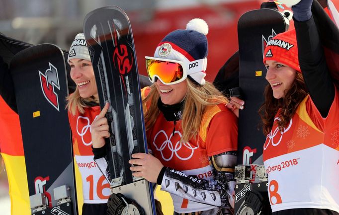 Ester Ledecká (7) slaví zlato z paralelního obřího slalomu na ZOH 2018