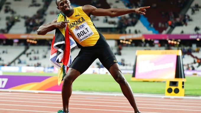 K Usainu Boltovi neodmyslitelně patří gesto, kterým ukazuje, že je rychlý jako blesk. Ohlédněte se s námi za fantastickou kariérou jamajského sprintera.