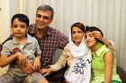 Režim mu zavřel manželku. Írán koronavirus tutlá, mrtvé přiznal až po týdnech, říká