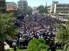 Demonstrace zasáhly i předměstí Damašku