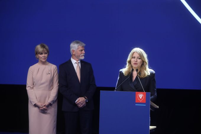 Slovenská prezidentka Zuzana Čaputová ve volebním štábu Petra Pavla.