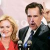 Mitt Romney s manželkou Ann v Iowě.