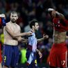 Fotbal, Liga mistrů, Barcelona - Bayern Mnichov:  Gerard Pique (uprostřed) - Manuel Neuer, Thomas Müller a Jerome Boateng
