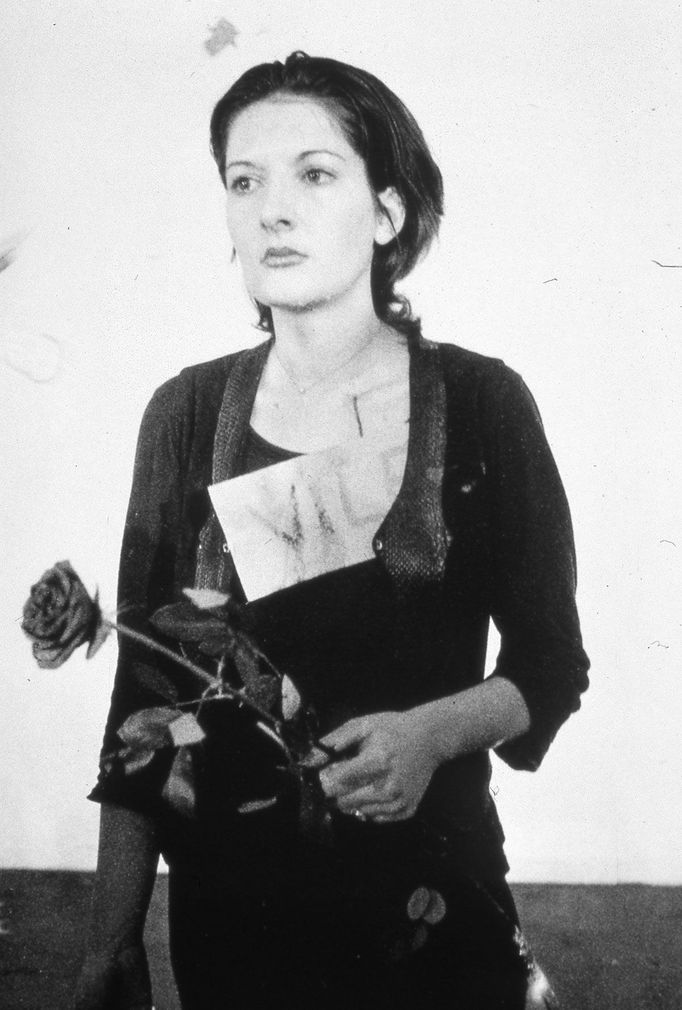 Marina Abramović: Rhythm 0, 1974.