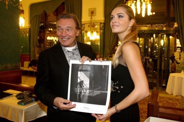 Křest kalendáře Krása pomoci pro Nadaci Taťány Kuchařové - Taťána Kuchařová, Karel Gott