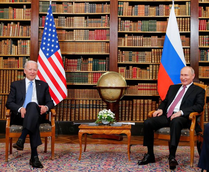 Prezidenti Joe Biden a Vladimir Putin.