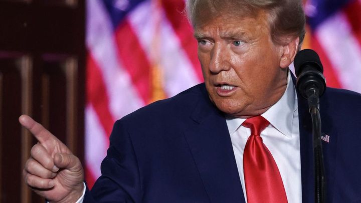 Jsem nevinný, řekl Trump ke své kauze. Když bude zvolen, nechá prý vyšetřovat Bidena