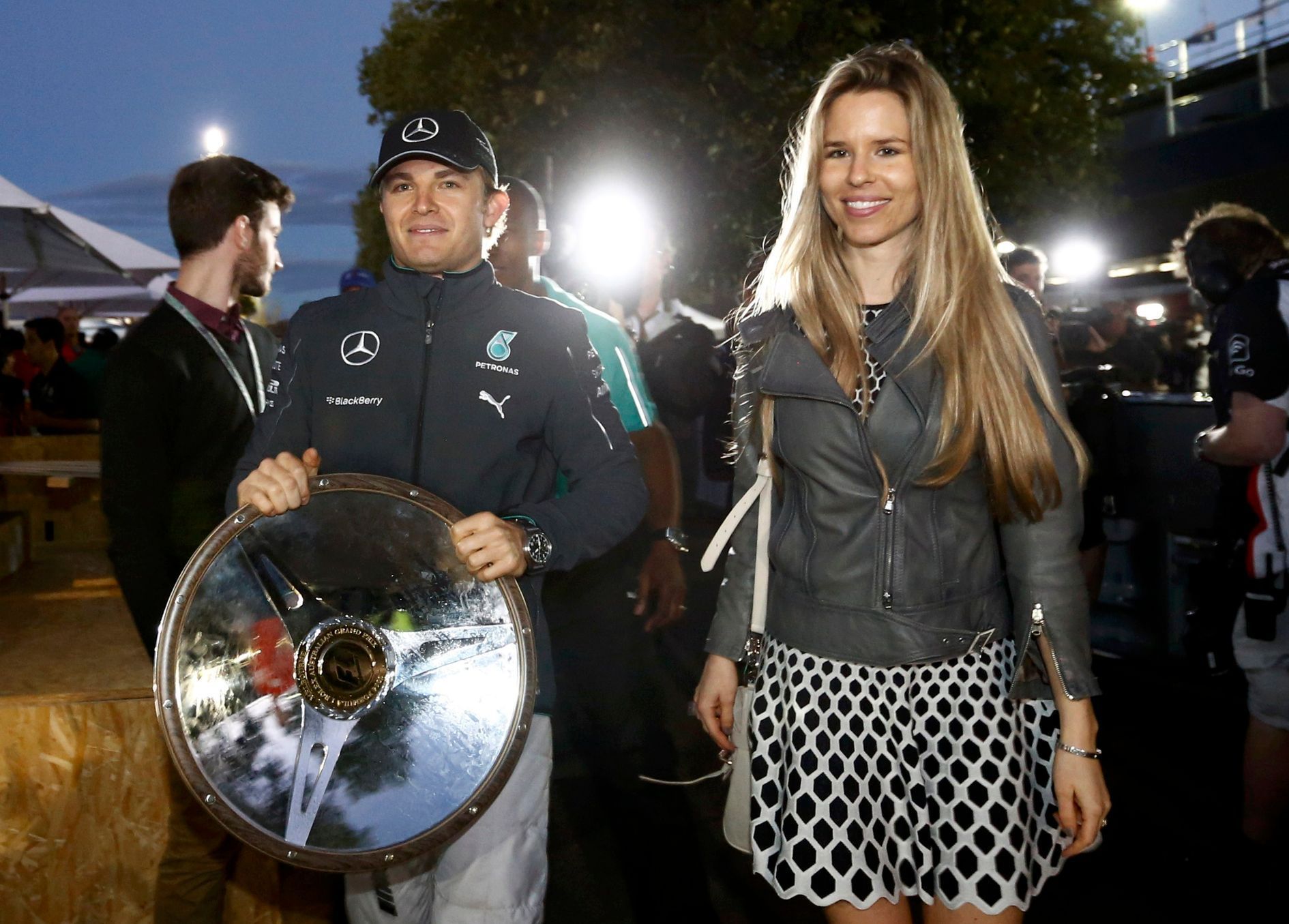 F1, VC Austrálie 2014: Nico Rosberg, Mercedes a přítelkyně Vivian Siboldová