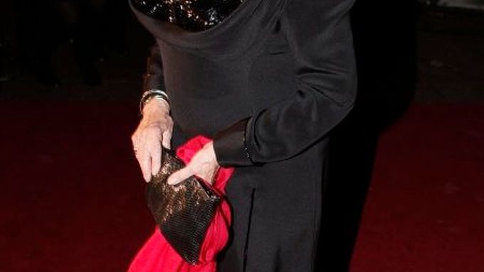 Premiéra Quantum of Solice, Judy Dench