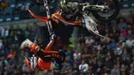 Fanoušci létajících motocyklistů předvádějících všemožné triky byli svědky vydařené show FMX Gladiators Games.