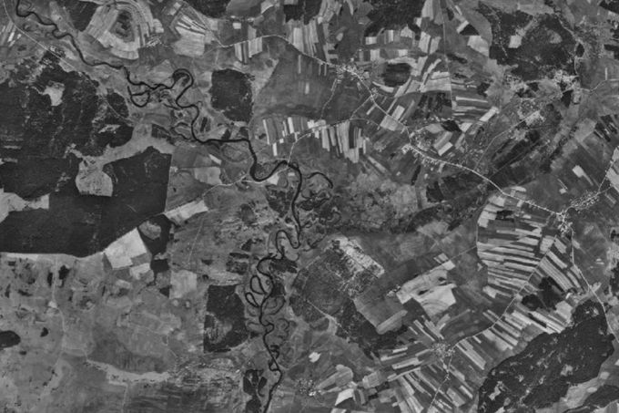 Vodní nádrž Lipno 1950 letecký snímek