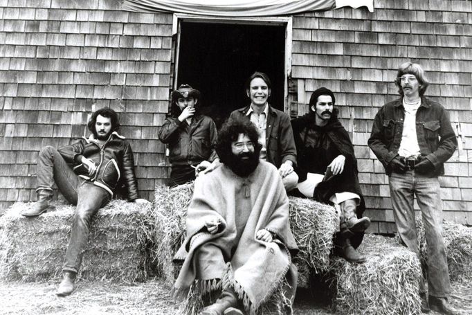 Grateful Dead v roce 1970, zleva Bill Kreutzmann, Ron McKernan, Jerry Garcia, Bob Weir, Mickey Hart a Phil Lesh.