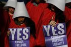 Konec zákazu potratů v Irsku. V referendu proti němu hlasovalo 66 procent voličů