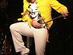 Freddie Mercury k nerozeznání od originálu