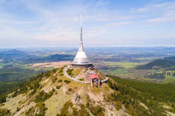 hotel a vysílač Ještěd