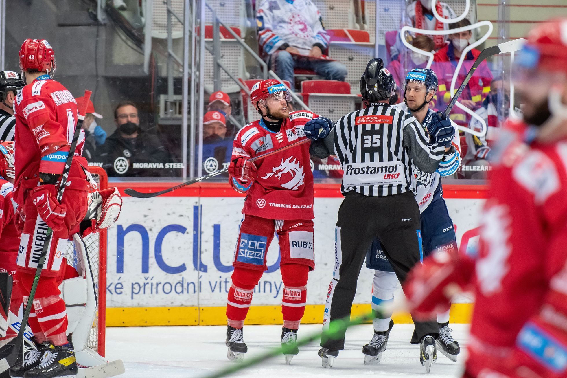 5. finále hokejové extraligy 2020/21, Třinec - Liberec: Marian Adámek a Michal Bulíř
