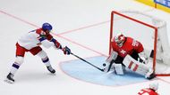 Lukáš Sedlák dává gól v zápase MS 2025 Česko - Švýcarsko