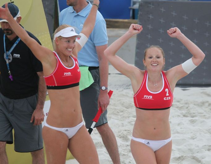 Beach volejbal v Praze 2014 (Kolocová a Sluková)