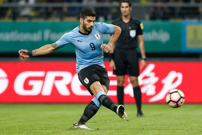 China Cup, Česko-Uruguay: Luis Suárez dává gól