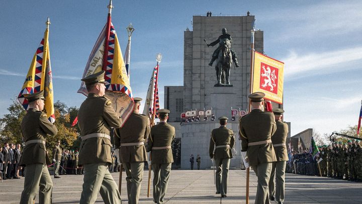 Foto: Konečně bez omezení. Zeman i veteráni si na Vítkově připomněli výročí republiky; Zdroj foto: Jakub Plíhal