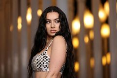 Na ceny Brit Awards jsou nominovaní i Beatles, největší šanci má Charli XCX