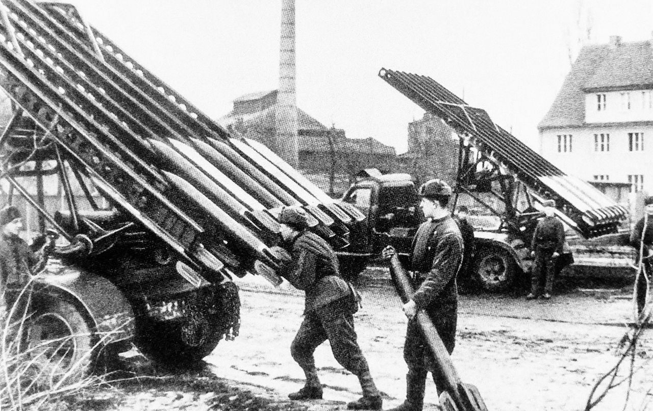 Jednorázové užití / Fotogalerie / Před 80 lety svět dělostřelectva poprvé poznal děsivé "Stalinovy varhany"