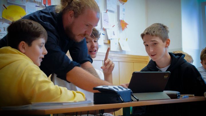 Učitelé, kteří dokážou měnit životy. Nominujte oblíbeného pedagoga do 17. prosince